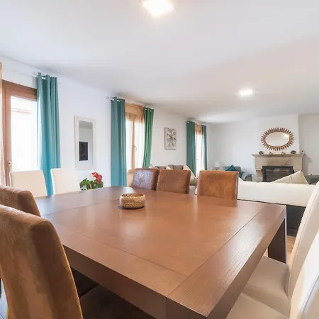 Newly Renovated Large With Garden *