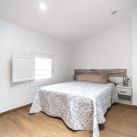 Newly Renovated Large With Garden 卡斯特罗·德波利亚斯
