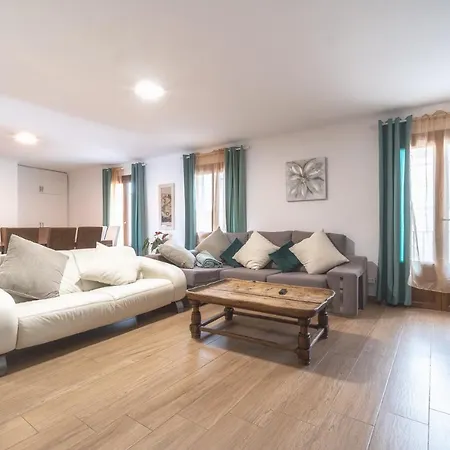 Newly Renovated Large With Garden Σπίτι διακοπών Castelló d'Empuries