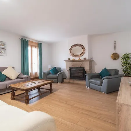 Holiday home Newly Renovated Large Villa With Garden