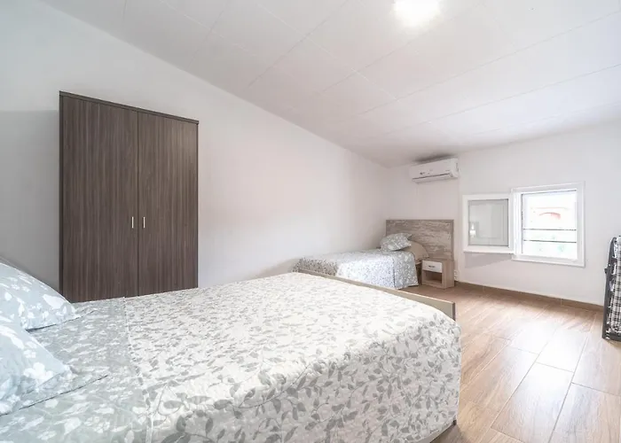 Newly Renovated Large With Garden * Castello  D'Empuries