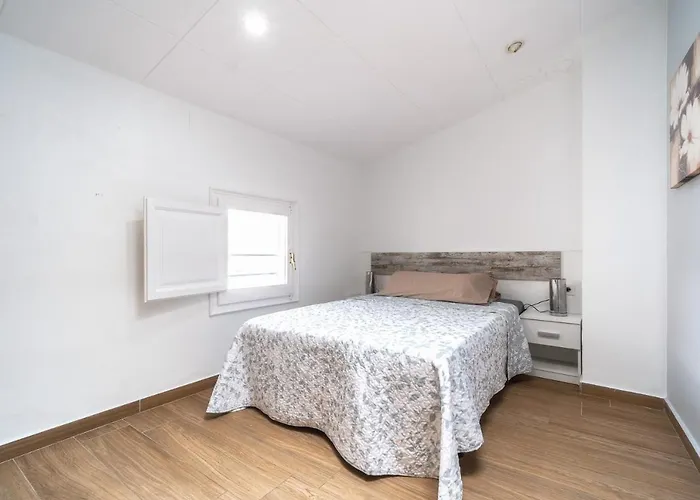 Newly Renovated Large With Garden Castello  D'Empuries