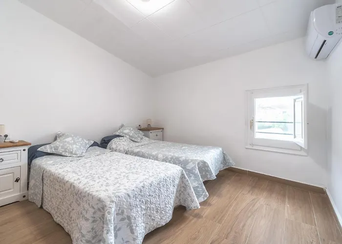 Newly Renovated Large With Garden Castello  D'Empuries