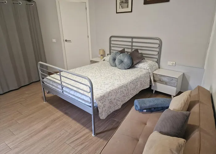 Newly Renovated Large With Garden Hébergement de vacances Castello  D'Empuries