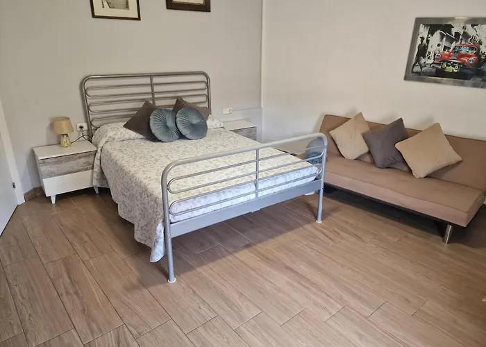Newly Renovated Large With Garden *