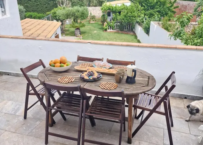 Hébergement de vacances Newly Renovated Large With Garden *