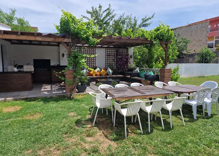 Newly Renovated Large With Garden * Castello  D'Empuries
